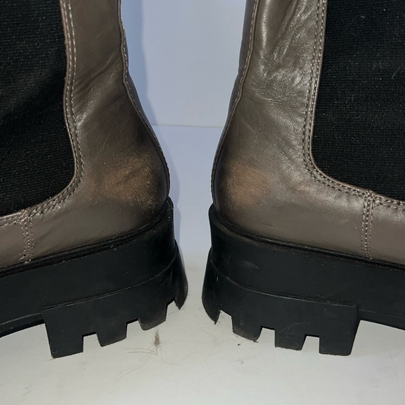Lug sole Chelsea Boots - Picture 5 of 8